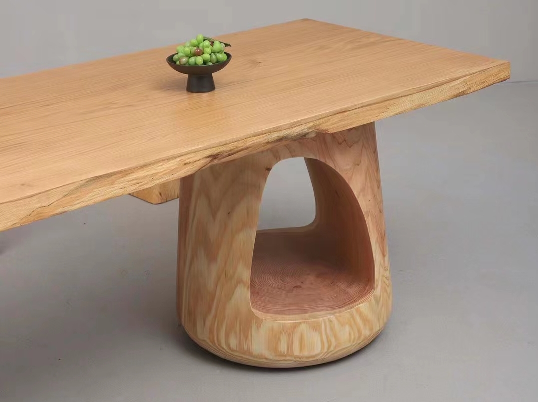 How does the oak wood table leg change?