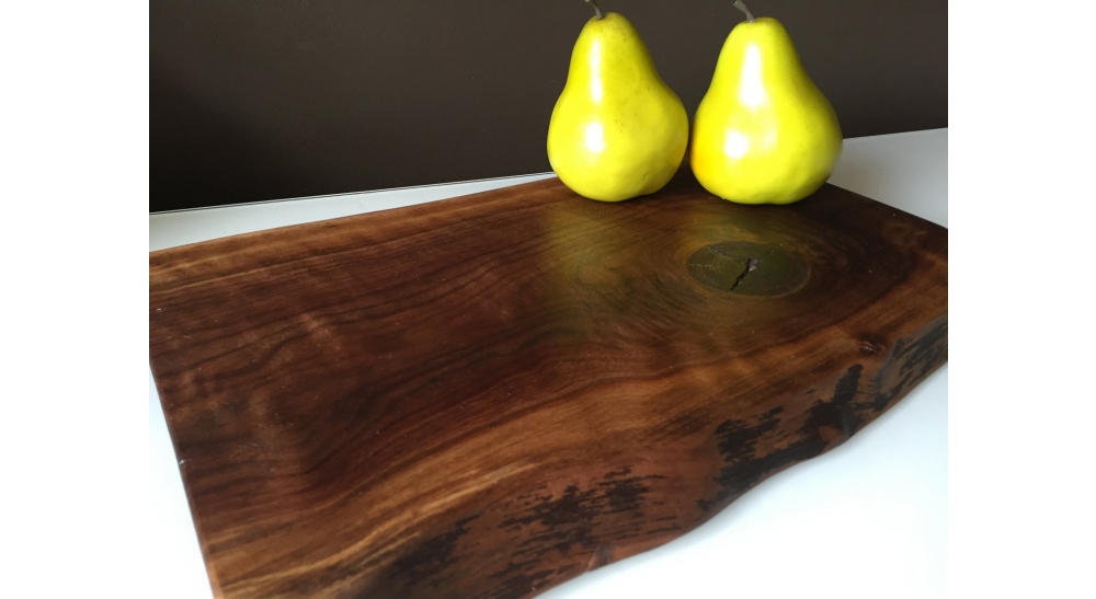 Live edge walnut wood butcher chopping board