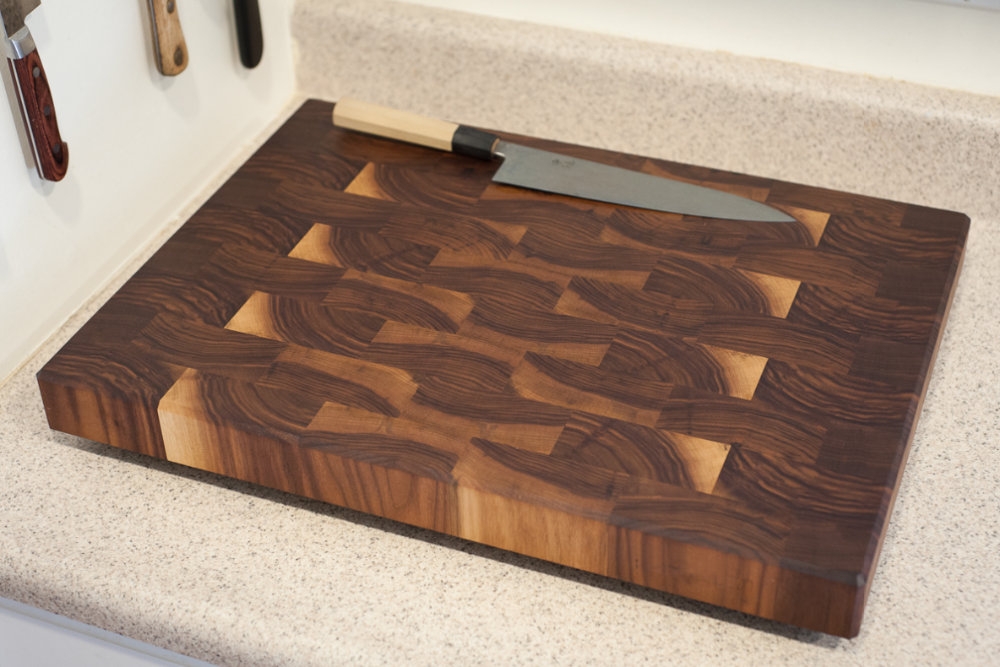 Parquet walnut wood chopping board cuatomized