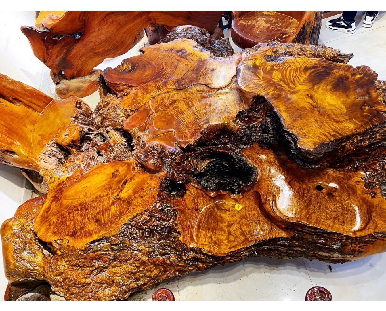 Table Bois Massif Unique Slab Noyer En Résine Epoxy