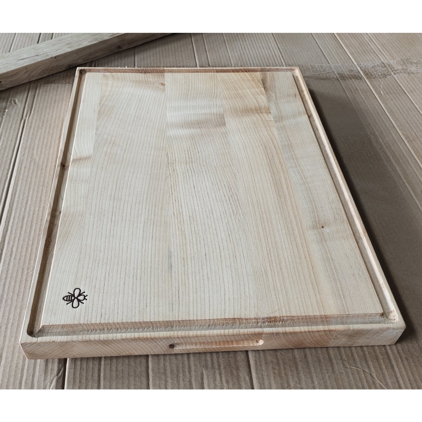 Face grian maple wood service chopping board with juice groove