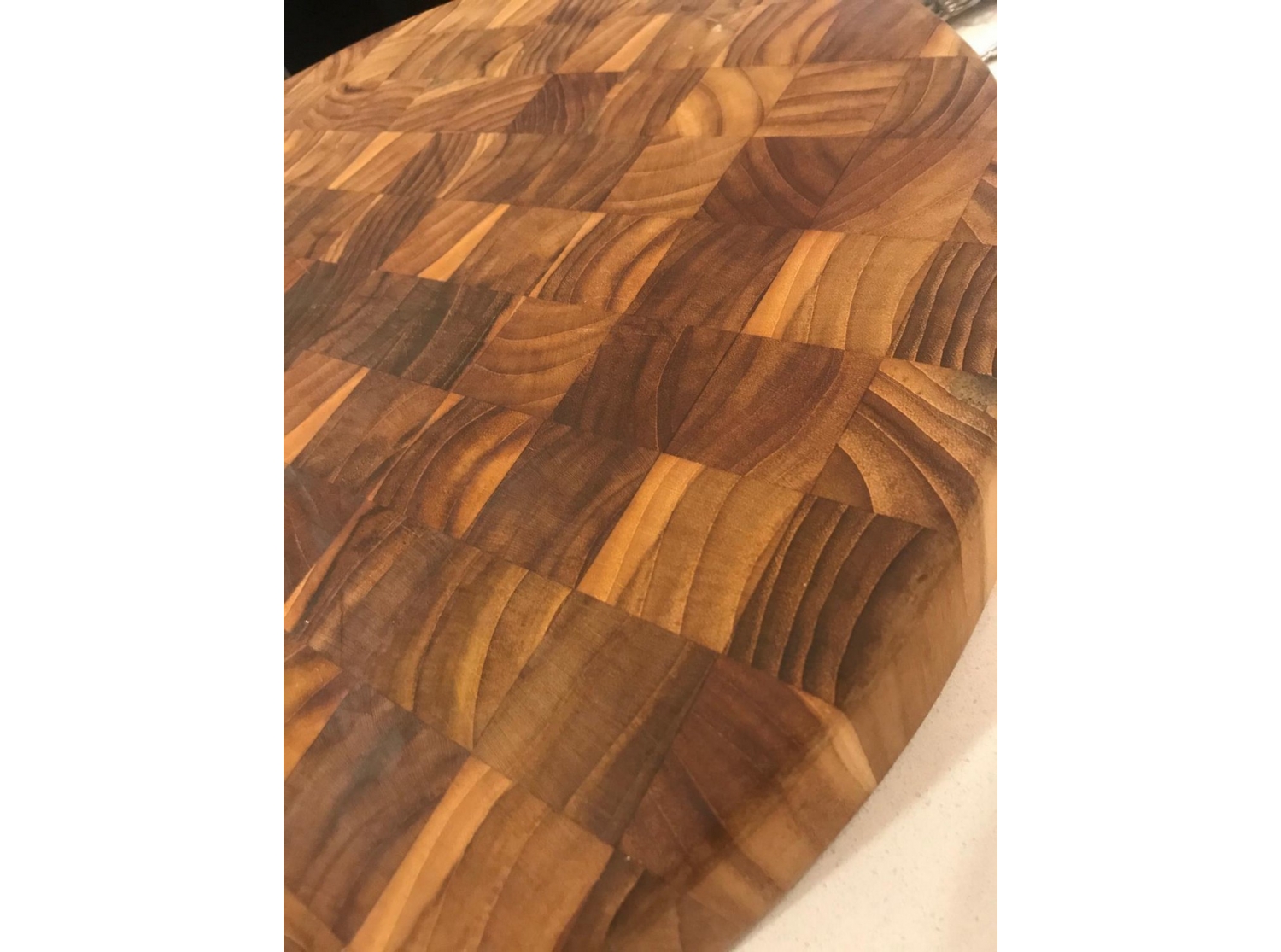 Round shape end grain teak chopping board