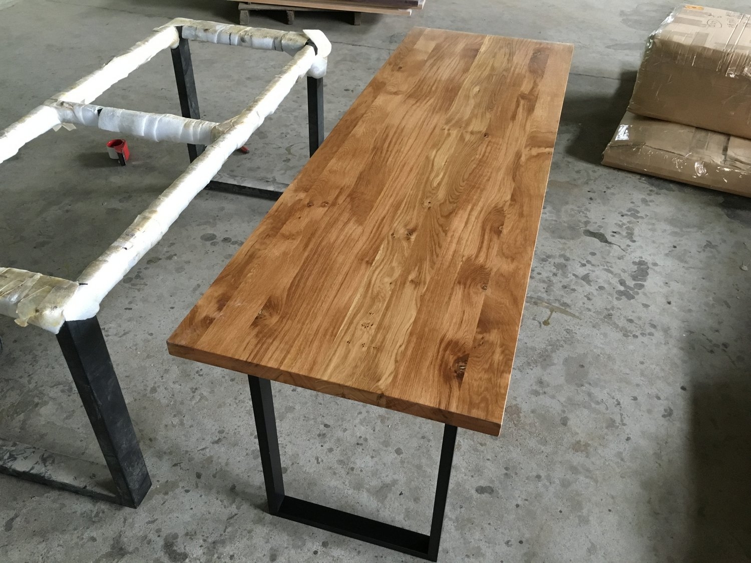 Solid stave finger joint oak wood table
