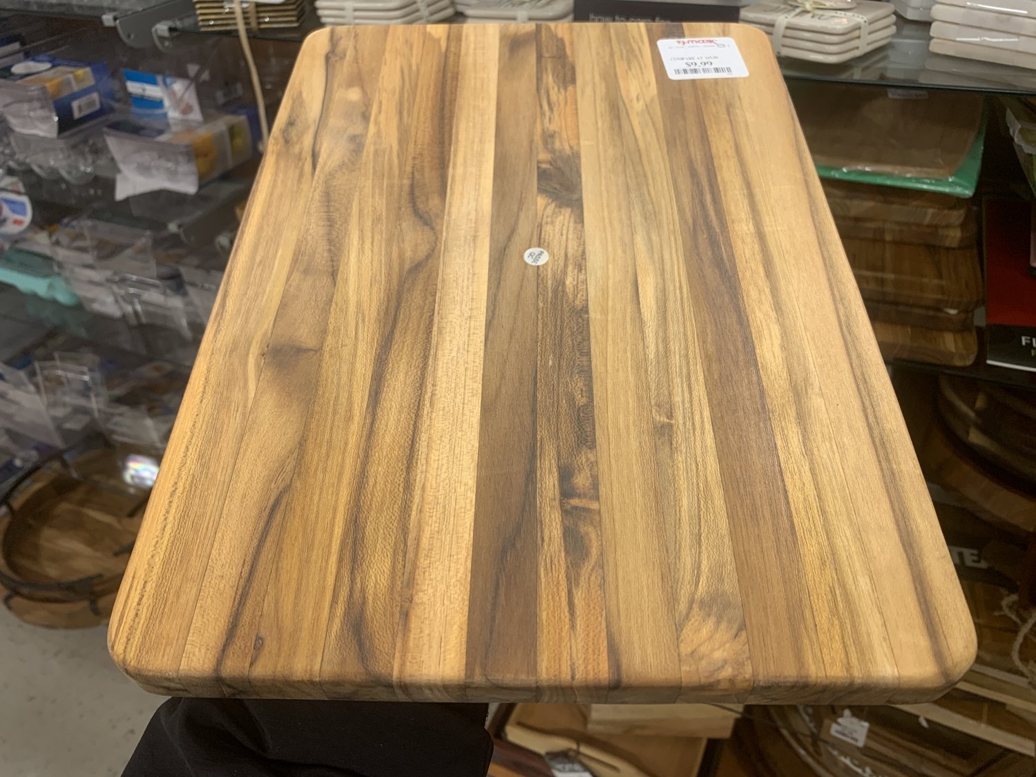 Teak edge grain cutting board