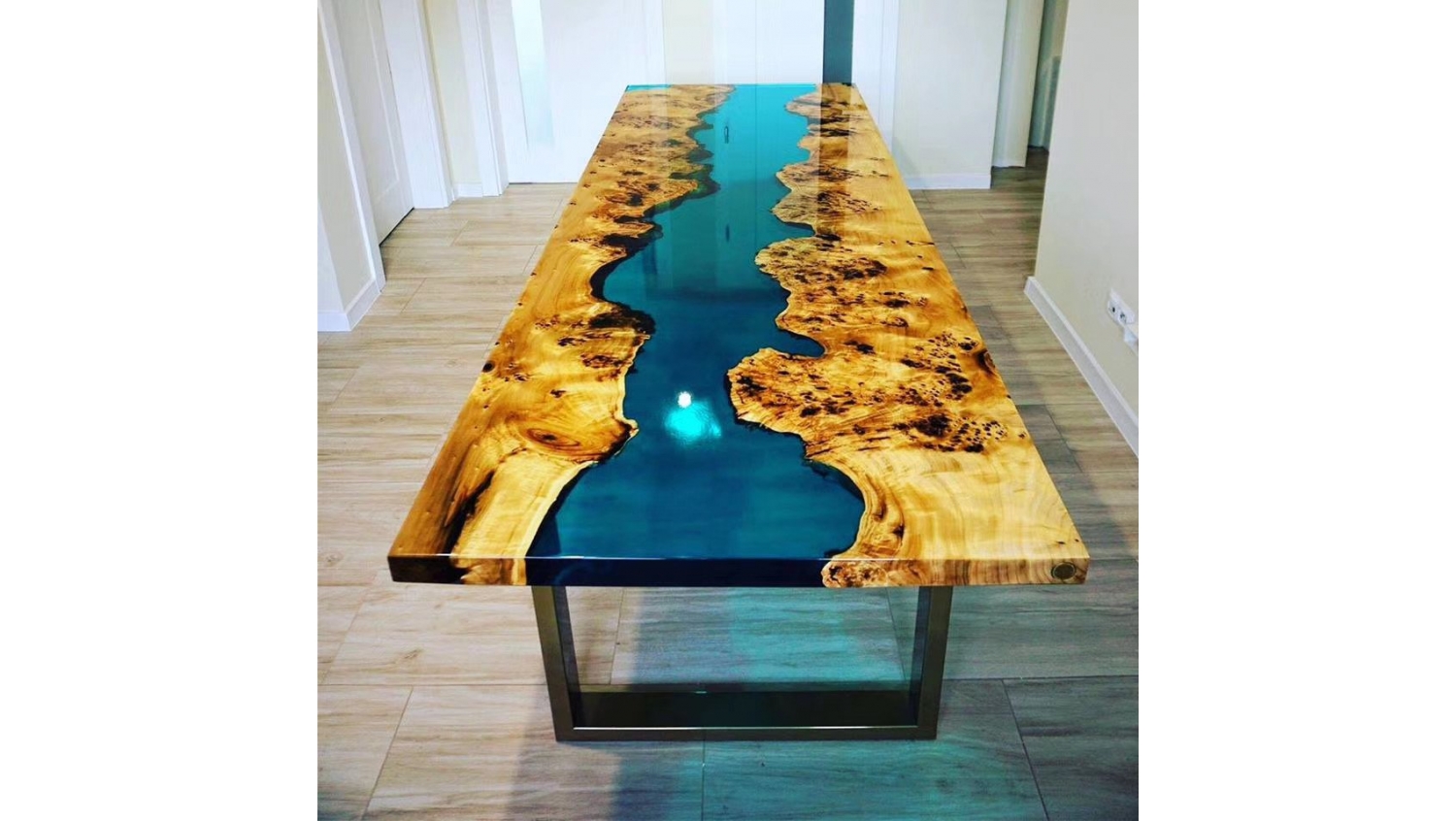 Table Bois Massif Unique Slab Noyer En Résine Epoxy