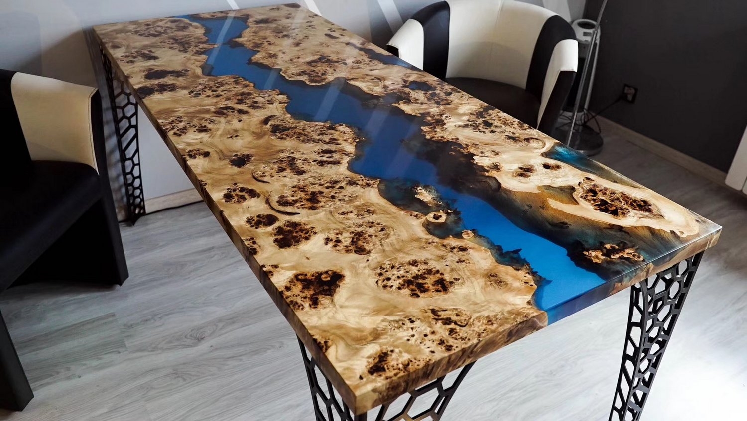 Table Bois Massif Unique Slab Noyer En Résine Epoxy