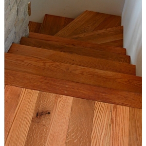 Solid full stave red oak wood stair step