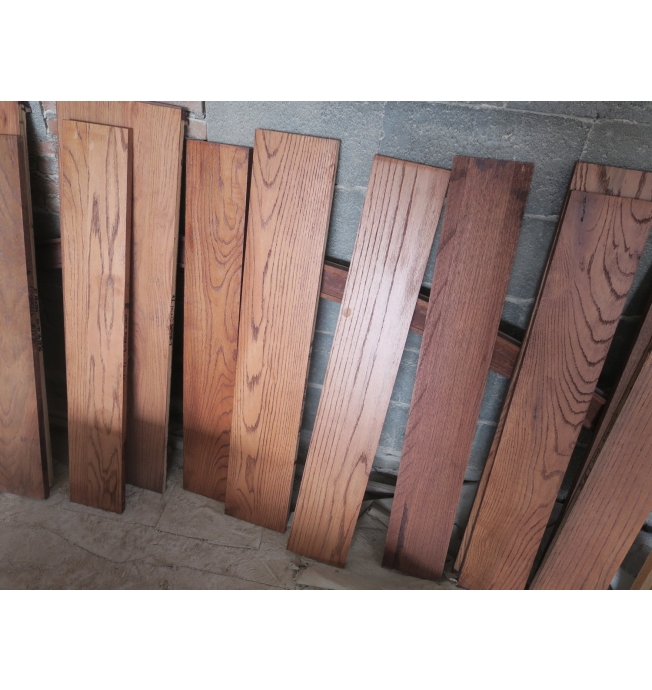 Solid full stave red oak wood stair step