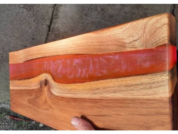 Kitchen epoxy resin wood cutting board