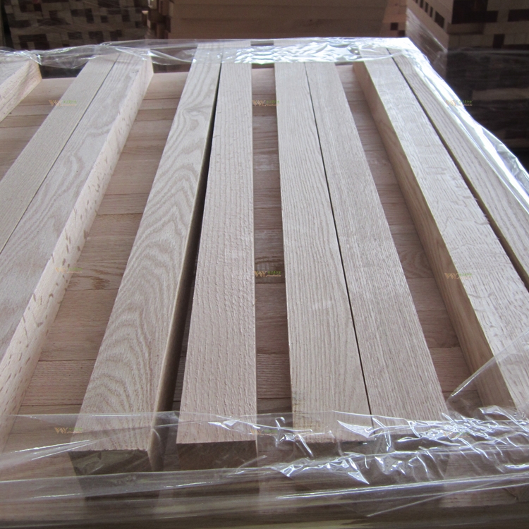 Balustrades Intérieurs / Poteaux Escalier en Bois Massif