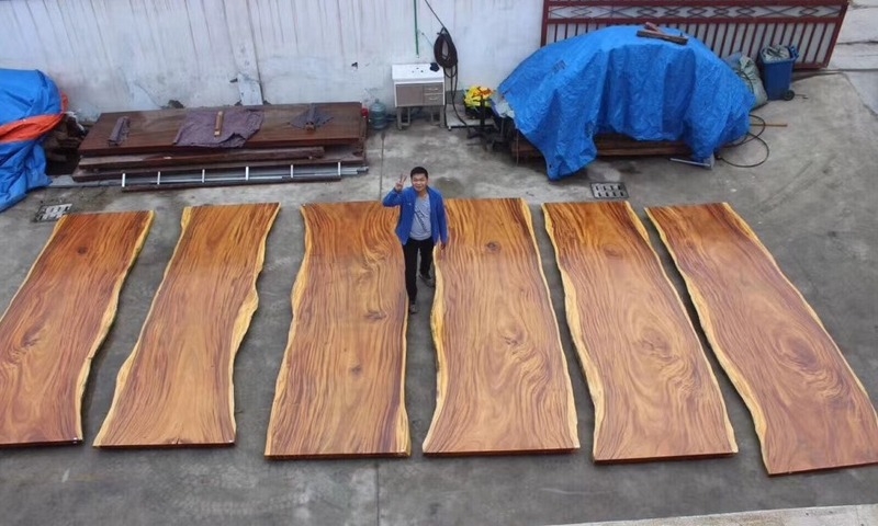 Live Edge Suar Wood Dining Table Rain Wood Slab Table Solid Wood South American Walnut Conference Table