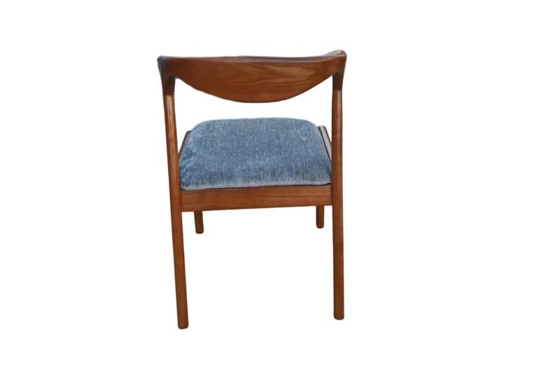 Luxury Handcrafted Solid Walnut Wood Dining Chair and High-End Flannel Upholstered Ballet Dining Chair for Restaurant Hotel Home