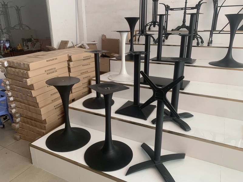 Minimalist Iron Table Base – Modern Classic Metal Legs for Dining & Office