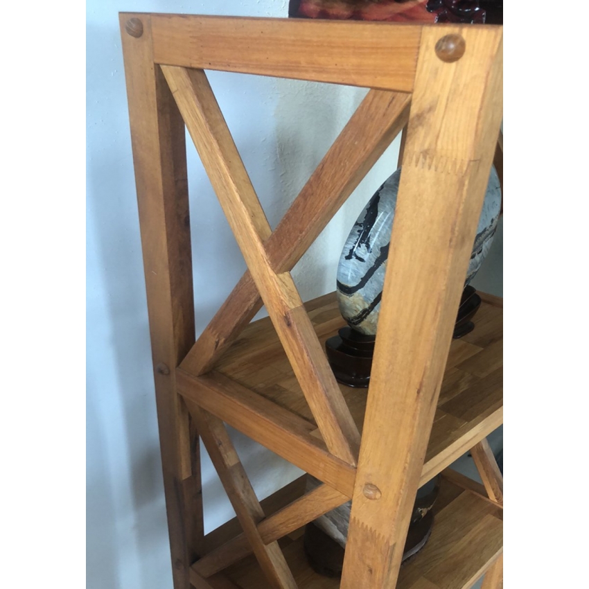 Oak wood shelving display